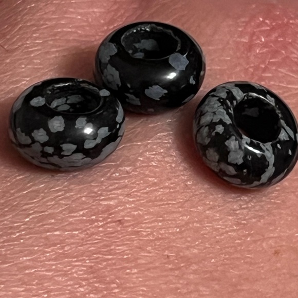 Brand New   obsidian snowflake bracelet charm - Picture 5 of 5